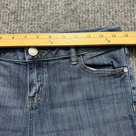 Simply Vera VeraWang Denim Womens Capri Jeans Size 6P Blue Denim Low Rise - Picture 2 of 9